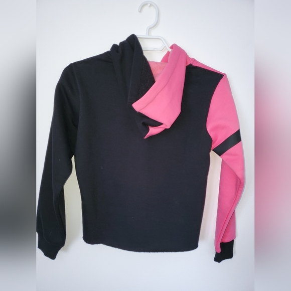 Women's pink and black hoddie size medium - Picture 2 of 5